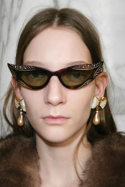 Look 15